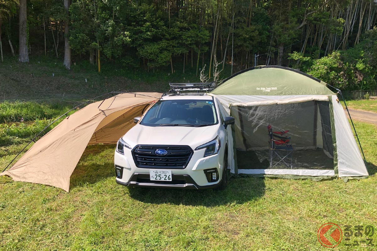 スバル「フォレスター」に複数のカーサイドタープを同時装着