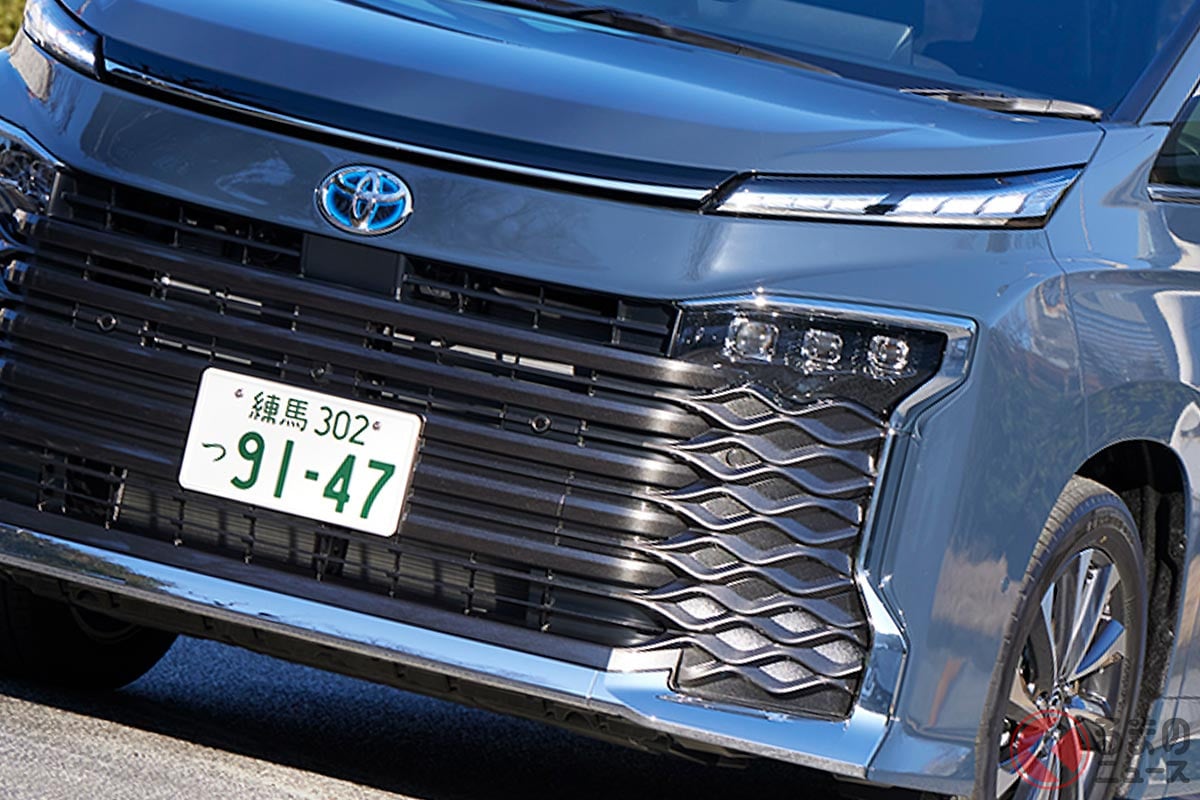 新型「ヴォクシー」はハイブリッドのほうがお得?