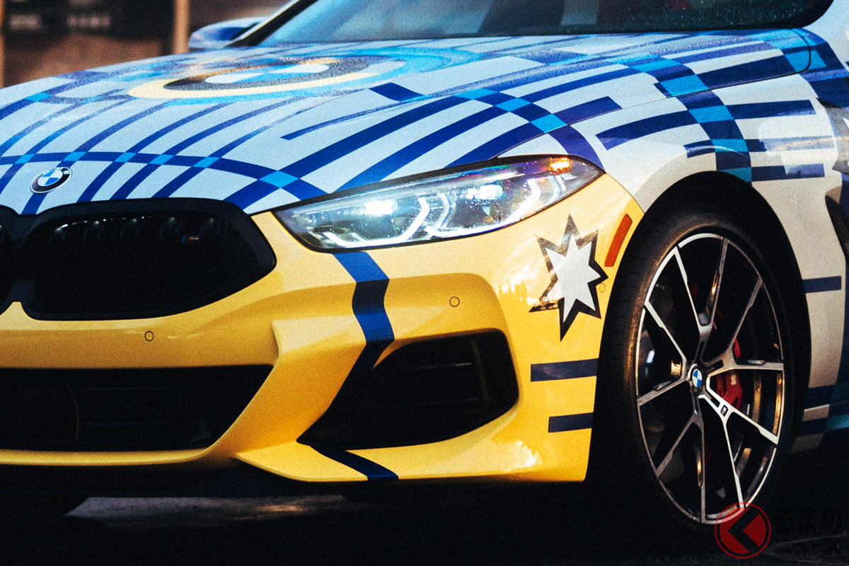 「THE 8 X JEFF KOONS」