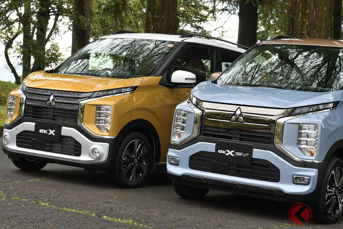三菱新型「eKクロス EV」と「eKクロス」