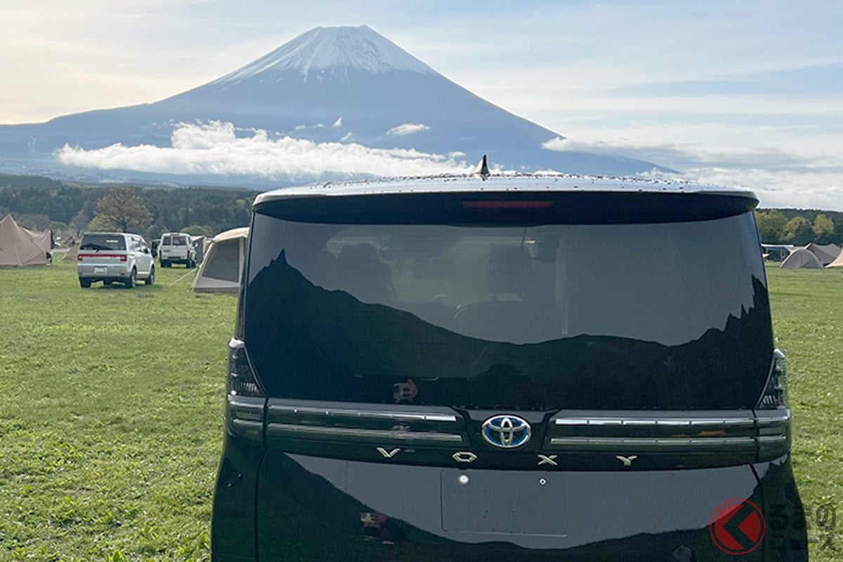 トヨタ新型 ヴォクシー を車中泊仕様にしてみた 2列目 3列目を ベットルーム化 使用感はいかに くるまのニュース トヨタ新型 ヴォクシー を車中泊仕様にしてみた 2列目 3列目を ベットルーム化 使用感はいかに くるまのニュース