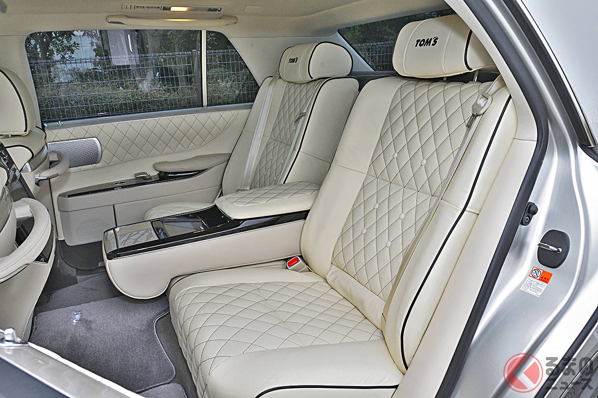 「トムスセンチュリー」(画像は出展車両とは別個体です)