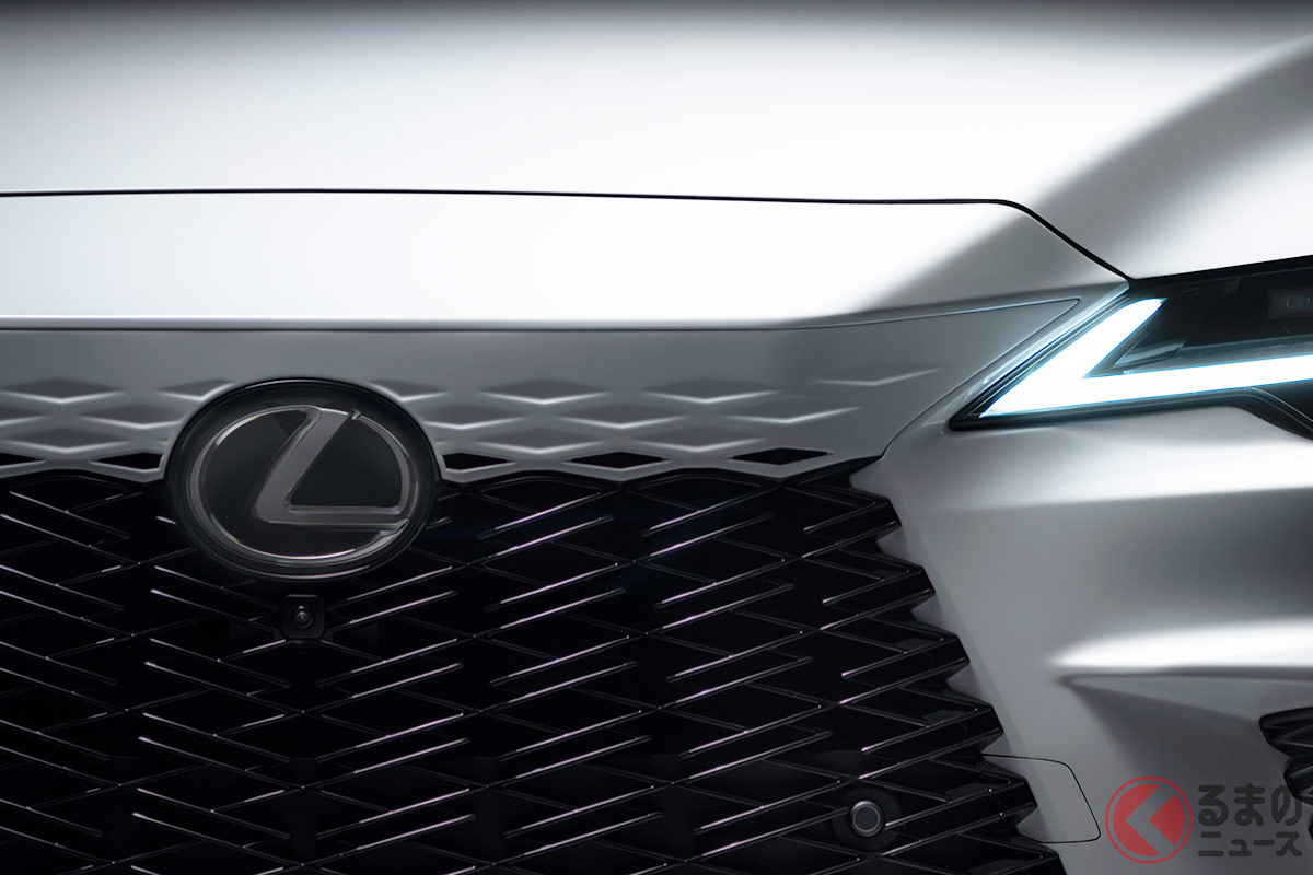 いままでの「スピンドルグリル」とは何かが違う! 新「スピンドル」採用のレクサス新型「RX」は2022年6月1日にオンラインにて世界初公開される!