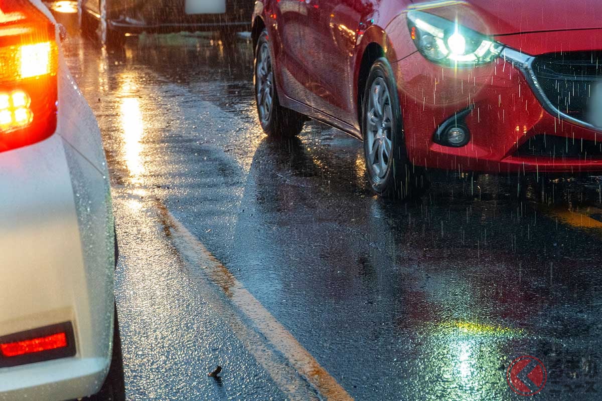 雨の日に危ない「傘さし運転」ドライバーは運転時にどう気をつけたらイイ？（画像はイメージ）