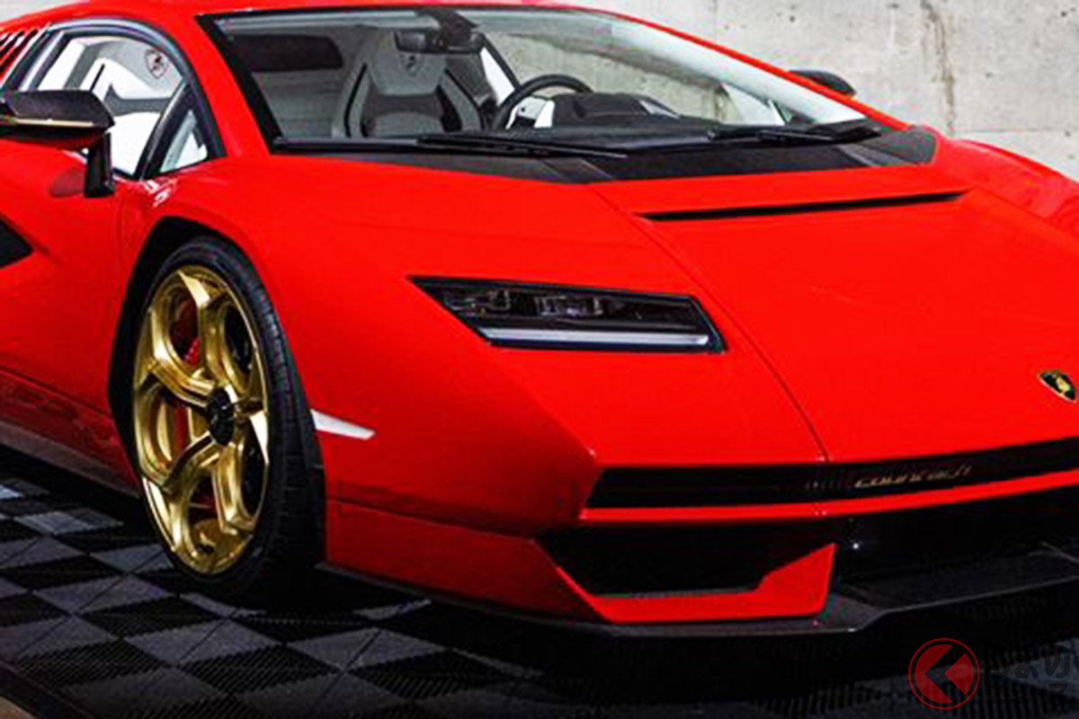 東京の名所「浅草」に降臨したランボルギーニ新型「カウンタックLPl800-4」