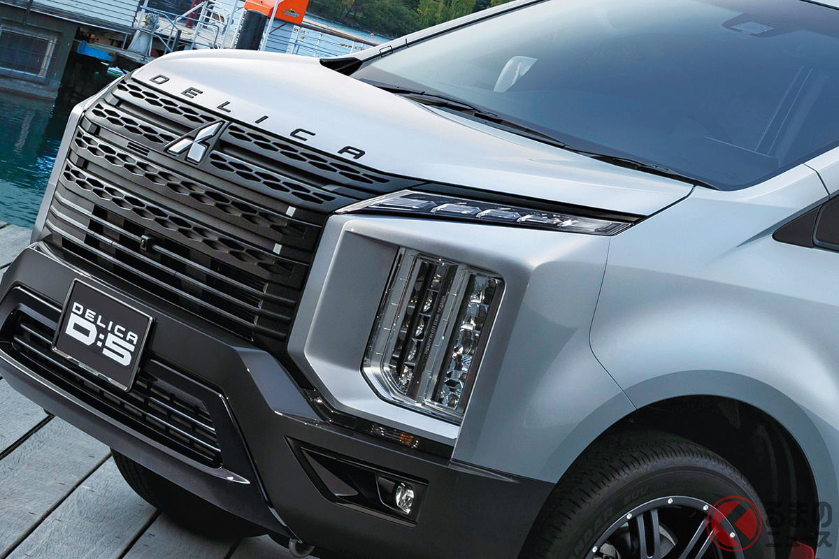 三菱「デリカD:5(ディーファイブ)」純正アクセサリーのラインナップは内外装パーツから車中泊アイテム、アウトドアチェアやテーブルに至るまで多岐に渡る