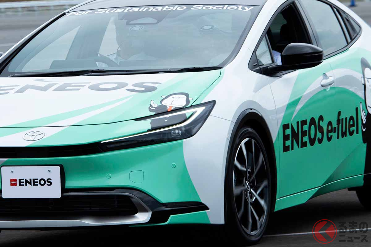 トヨタ「プリウス」PHEVモデル走行中の様子(画像:ENEOS)