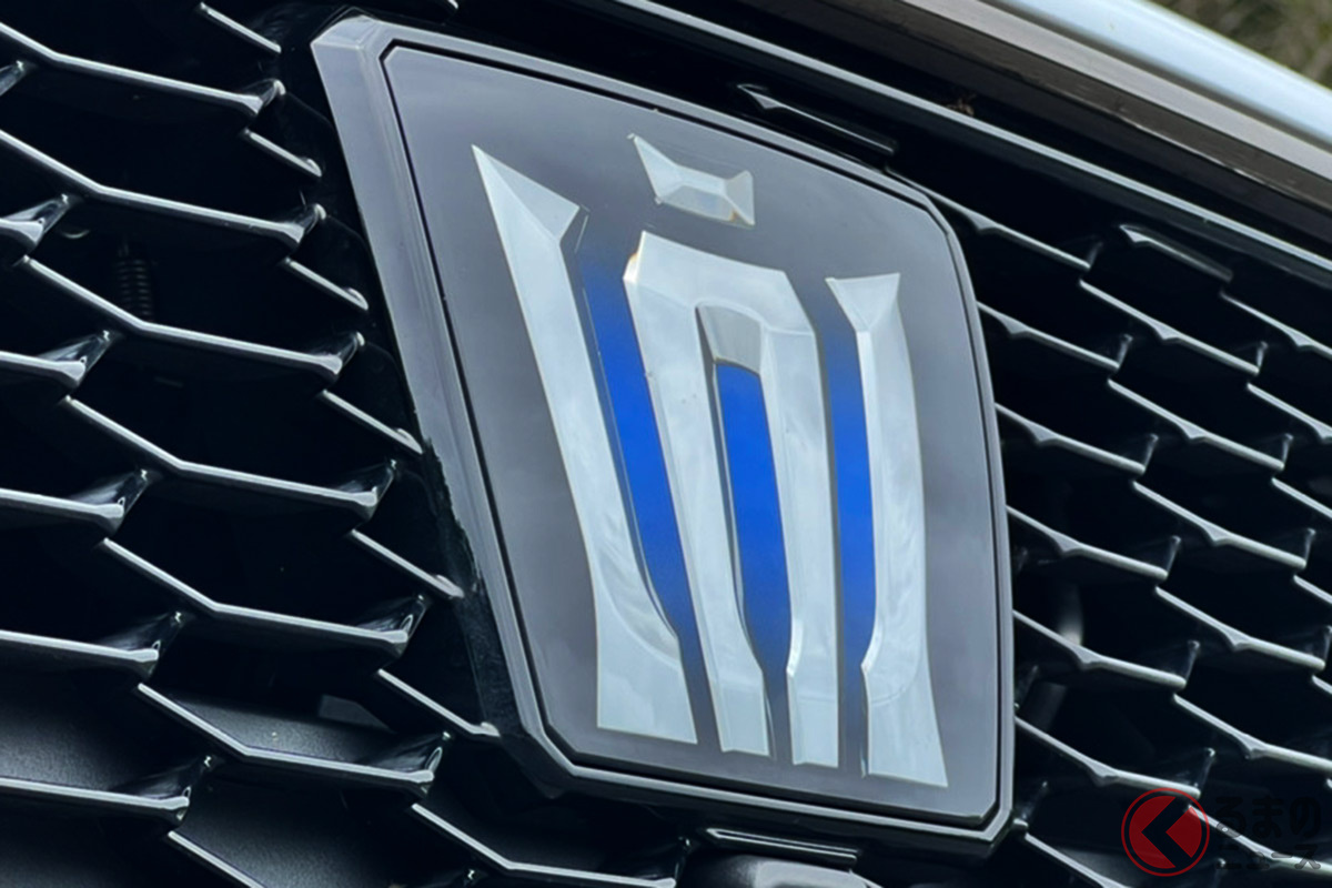 クラウンを象徴する王冠マーク(画像は15代目)