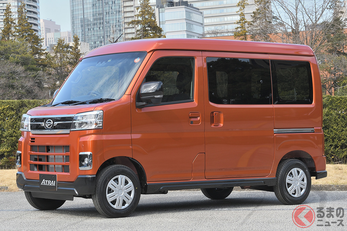 2021年12月に17年ぶりのフルモデルチェンジを実施したダイハツの軽ワンボックスバン「アトレー」