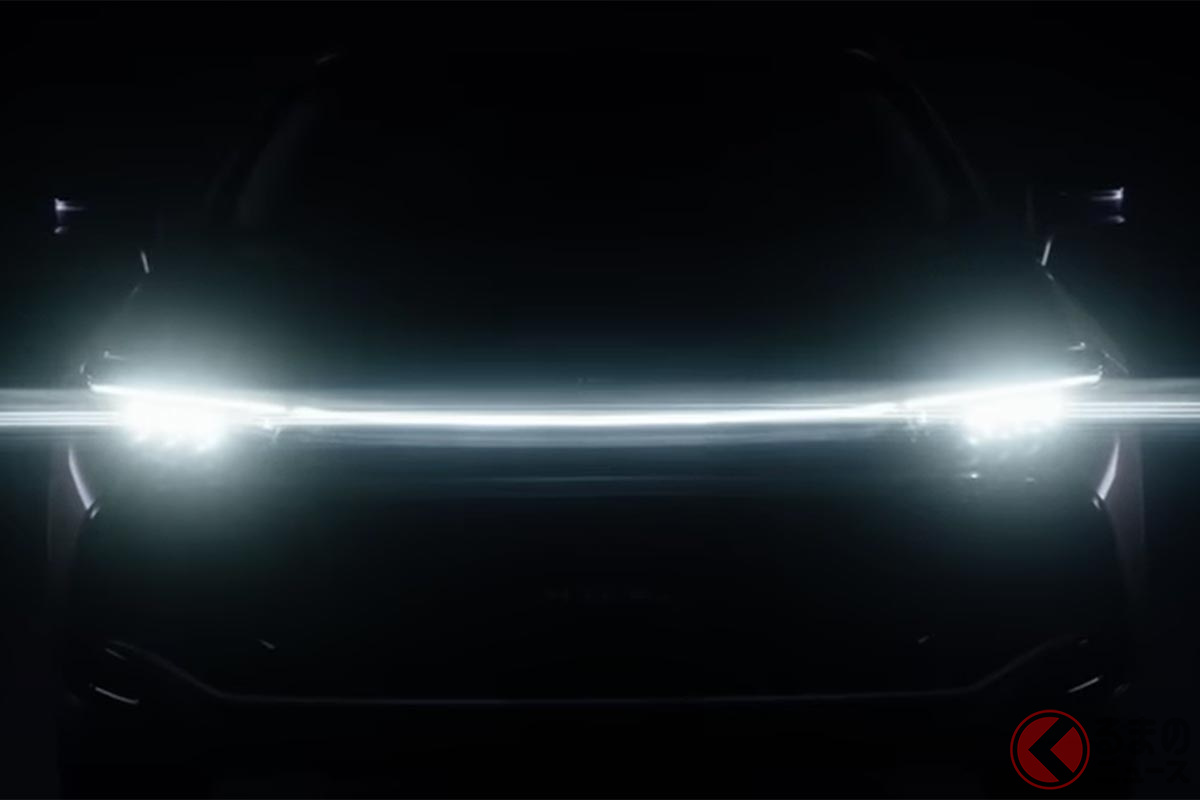 16代目となる新型「クラウン」のヘッドライト