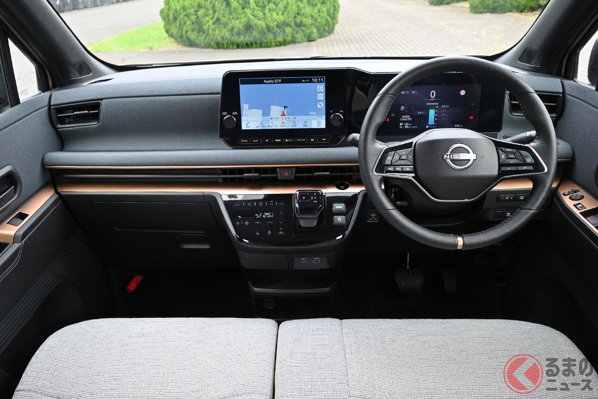 日産新型「サクラ」の内装
