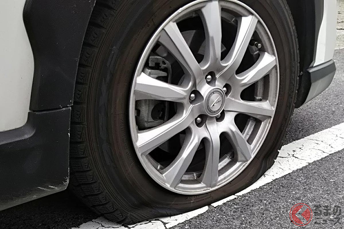 パンクしたタイヤ