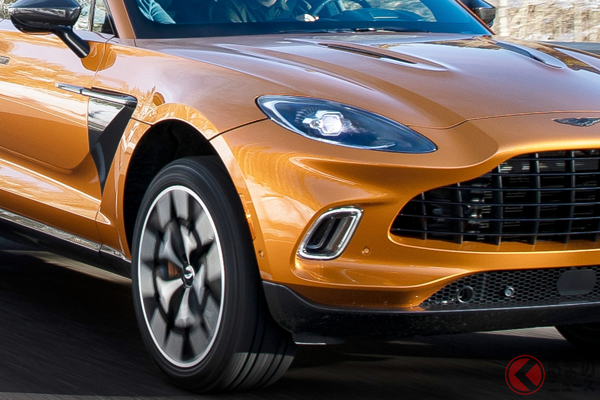 アストンマーティン「DBX」