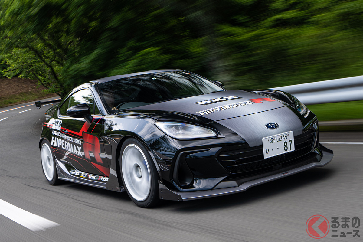 HKS「ハイパーマックスR」が装着された「SUBARU BRZ」
