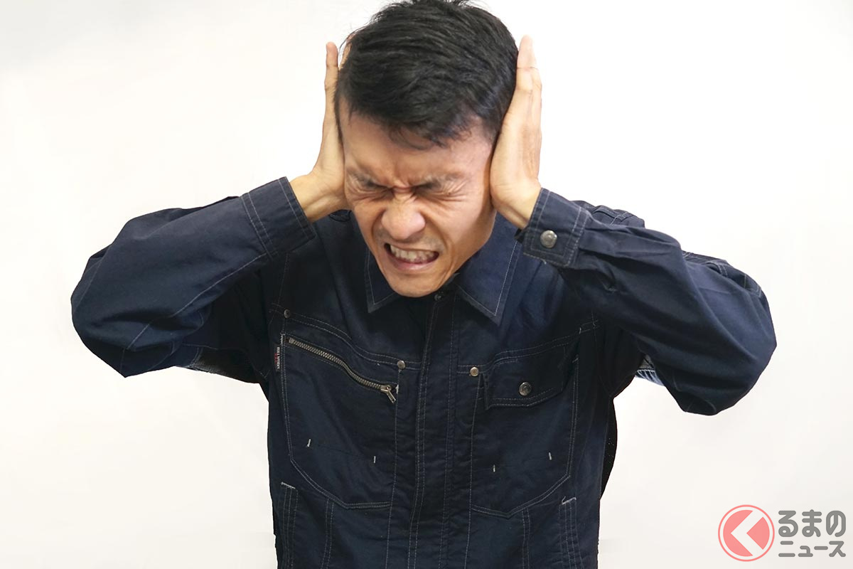 周囲の状況が把握出来ないほどの大音量は危険