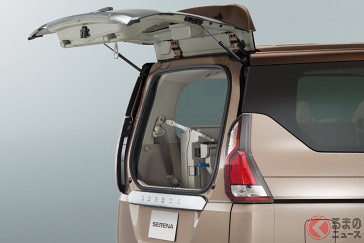 「上半分だけ開く!」他社が採用しないのがむしろ不思議!? な日産「セレナ」の便利すぎる独自装備「ハーフバックドア」。これとは別にバックドア全体で開けることも可能となっています