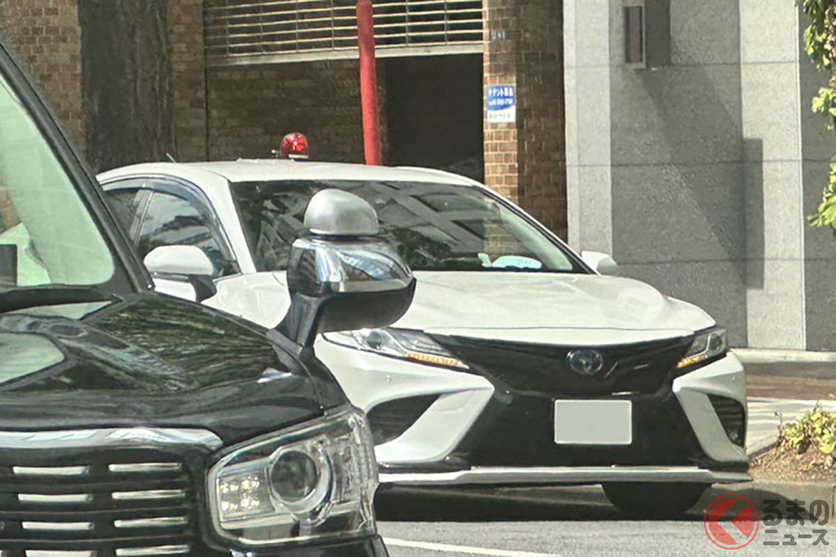 交通違反を取り締まる覆面パトカーはクラウンだけじゃない!