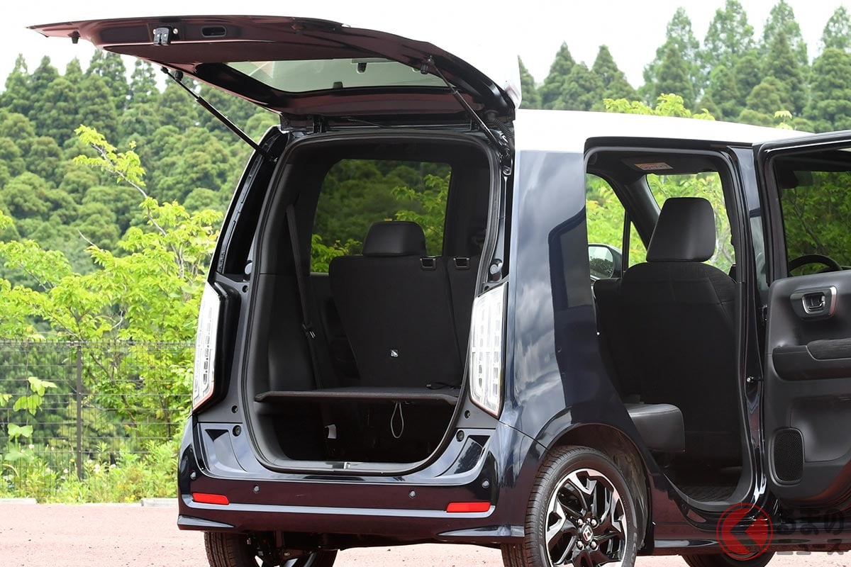 バックドアが開閉不能になると荷物が取り出せない!