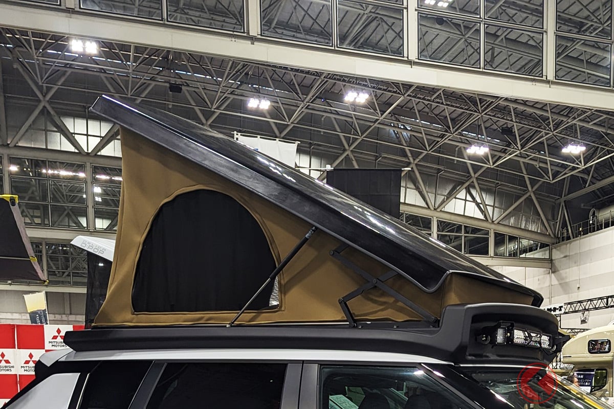 「西尾張三菱自動車販売」が製作したポップアップルーフを備えた車中泊仕様 新型「アウトランダーE：POP」（プロトタイプ）