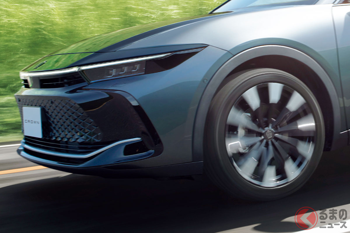 新型「クラウン クロスオーバー」の21インチ大径ホイール