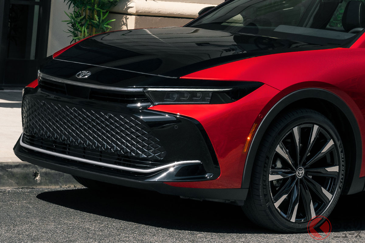 もちろん左ハンドル!2022年末にアメリカで発売予定の「クラウン」