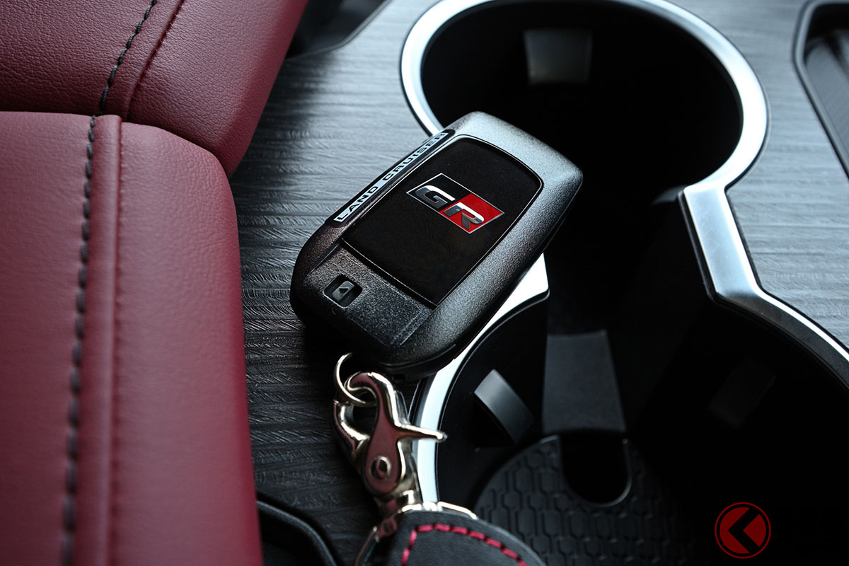 トヨタ「ランドクルーザー300」のスマートキー