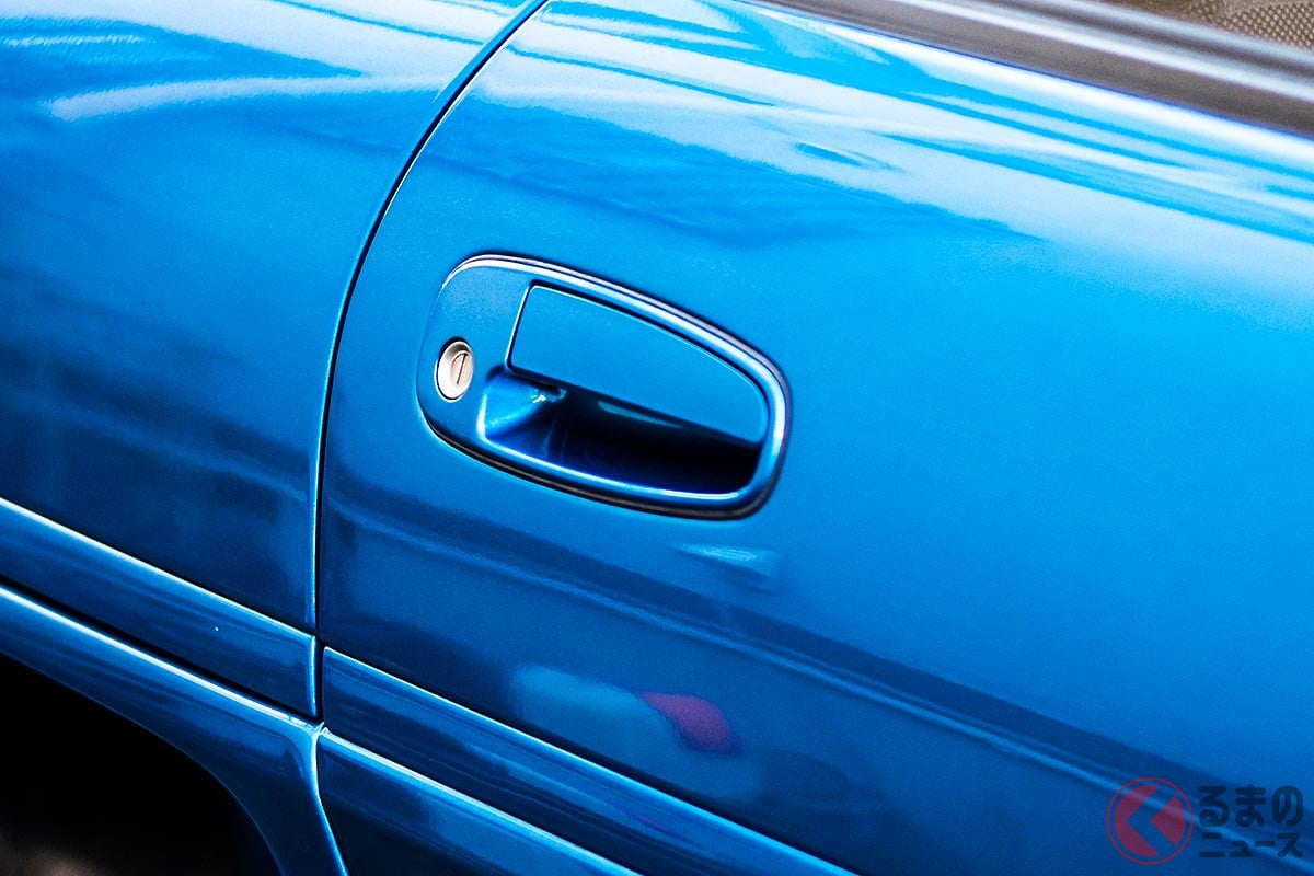 激減したフラップタイプのドアハンドル