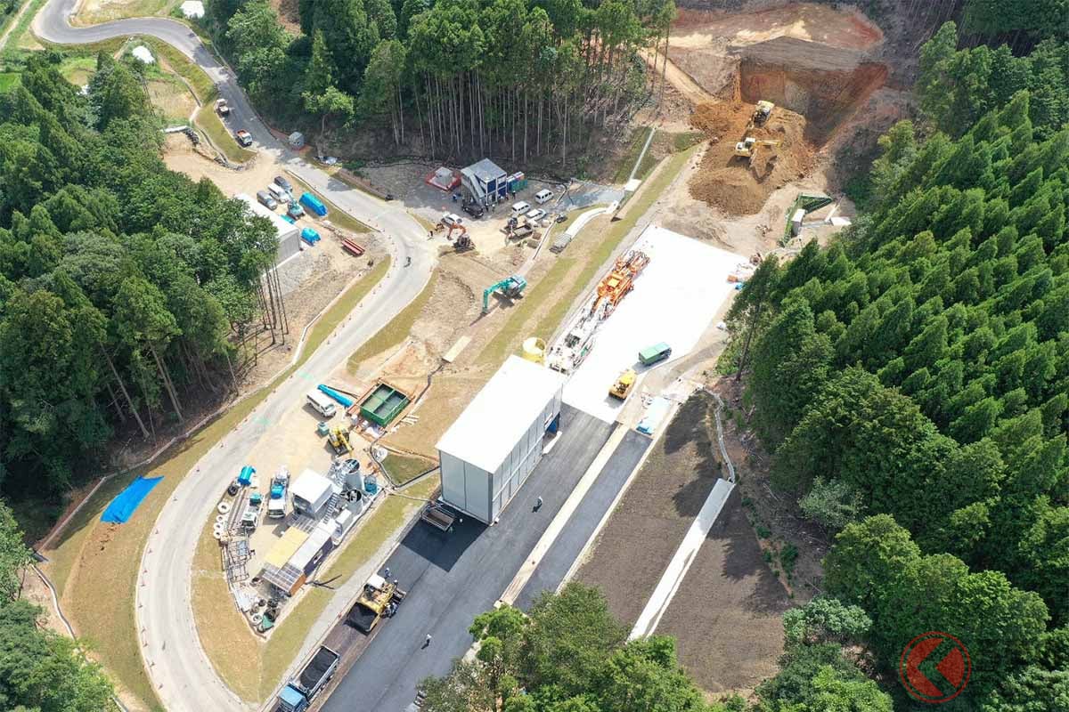 俵山・豊田道路第1トンネル(仮称)坑口付近の空撮(画像:国土交通省中国地方整備局山陰西部国道事務所)
