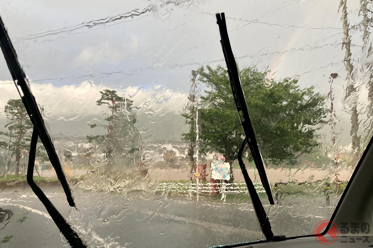 雨の日の運転に欠かせないワイパーは消耗品だった