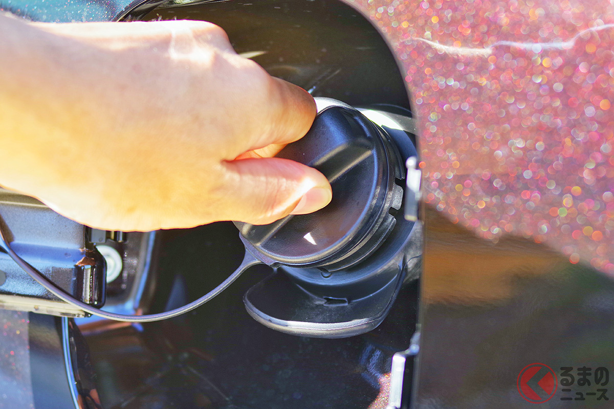 給油キャップひねったときの「プシュー音」の正体(画像はイメージ)