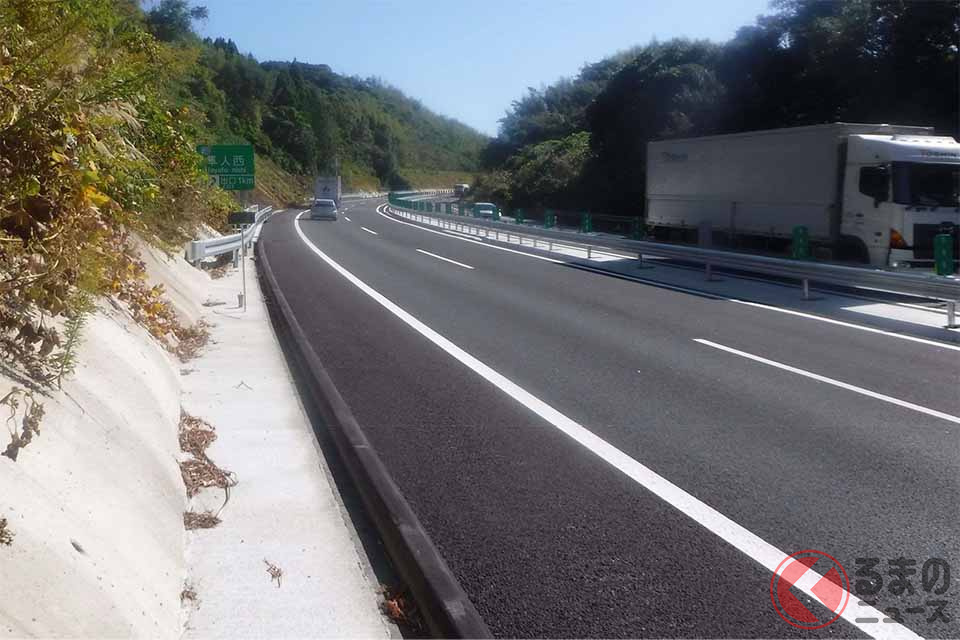 隼人西IC~加治木IC間の4車線化される区間の現況(画像:NEXCO西日本)