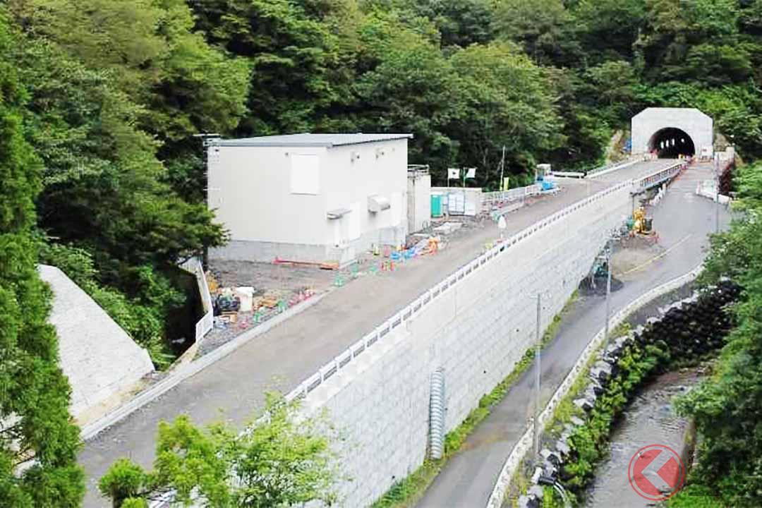 国道417号「冠山峠道路」の冠山トンネル福井側入口。2023年8月撮影(画像:国土交通省近畿地方整備局福井河川国道事務所)