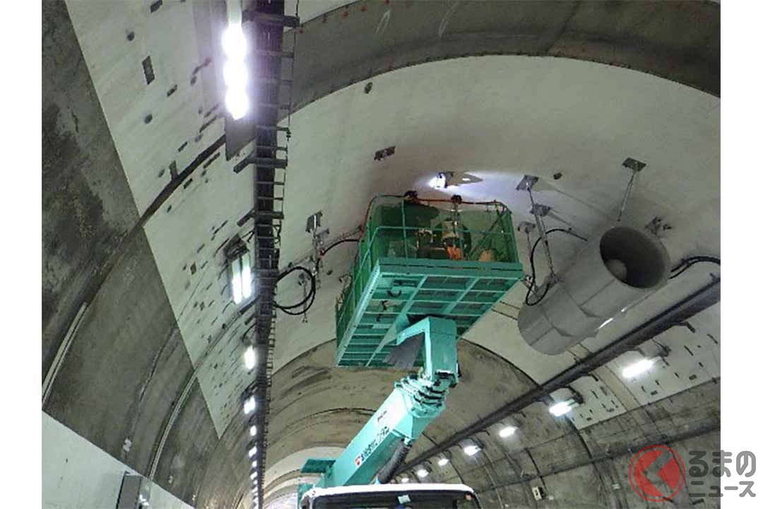 ジェットファンの設置作業イメージ(画像:NEXCO中日本)