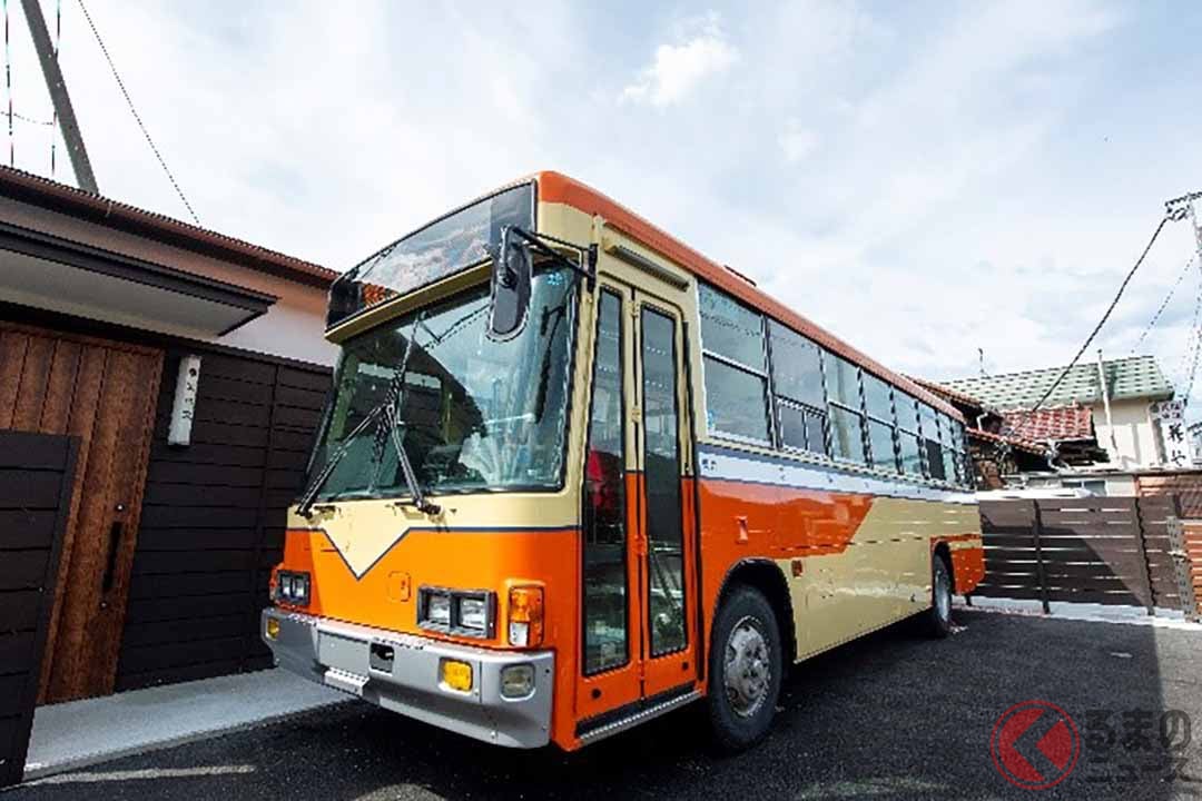 「ばすてい」のバス車両（画像：小田急電鉄）