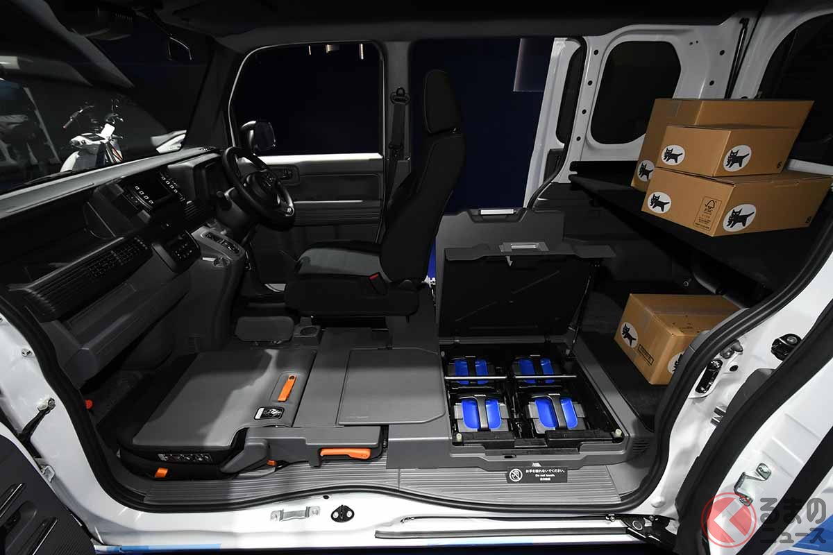 床下に交換式バッテリー「モバイルパワーパックe:」を搭載するMEV-VAN