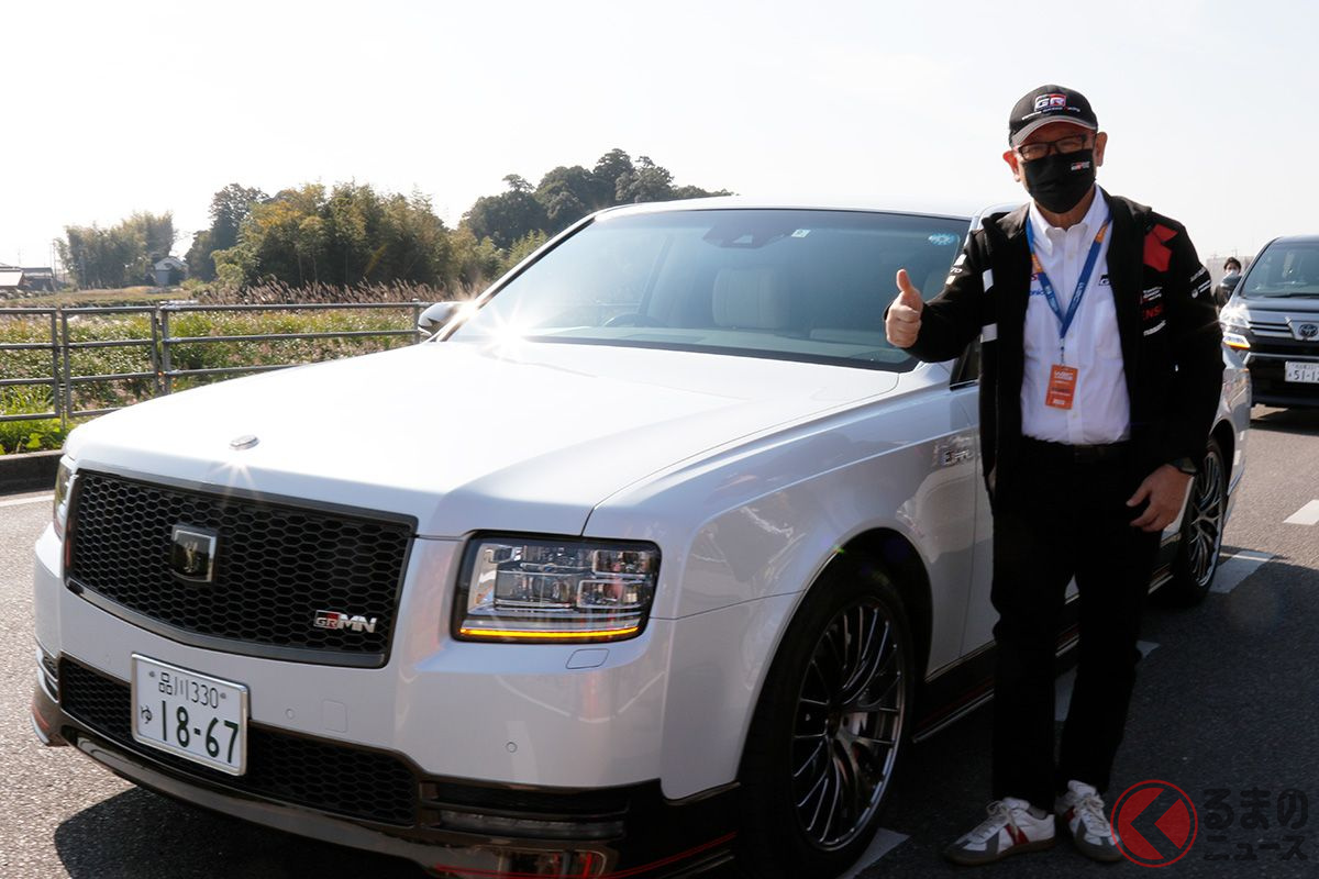 サービスパークにサプライズで現れた白い「センチュリーGRMN」とトヨタの豊田章男社長
