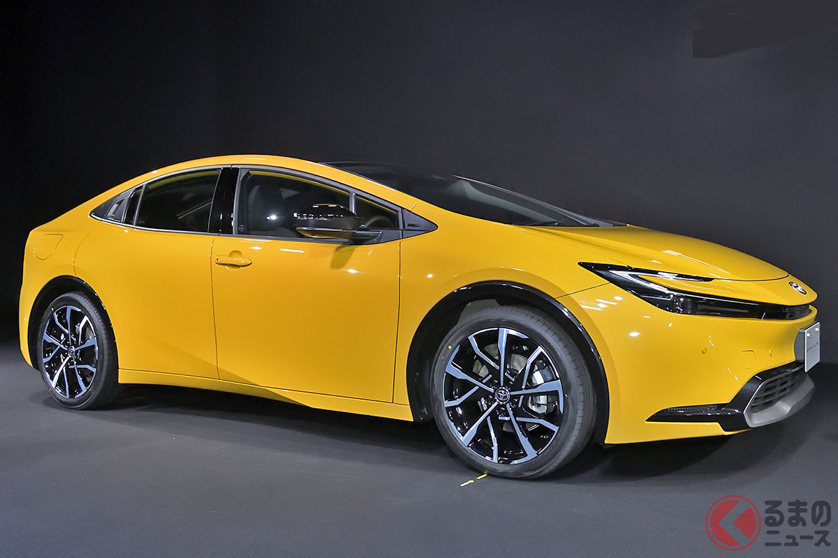 フロントウィンドウの傾斜角に「びっくり!」 低くワイドでスポーティなフォルムに変身したトヨタ 新型「プリウス」(5代目)