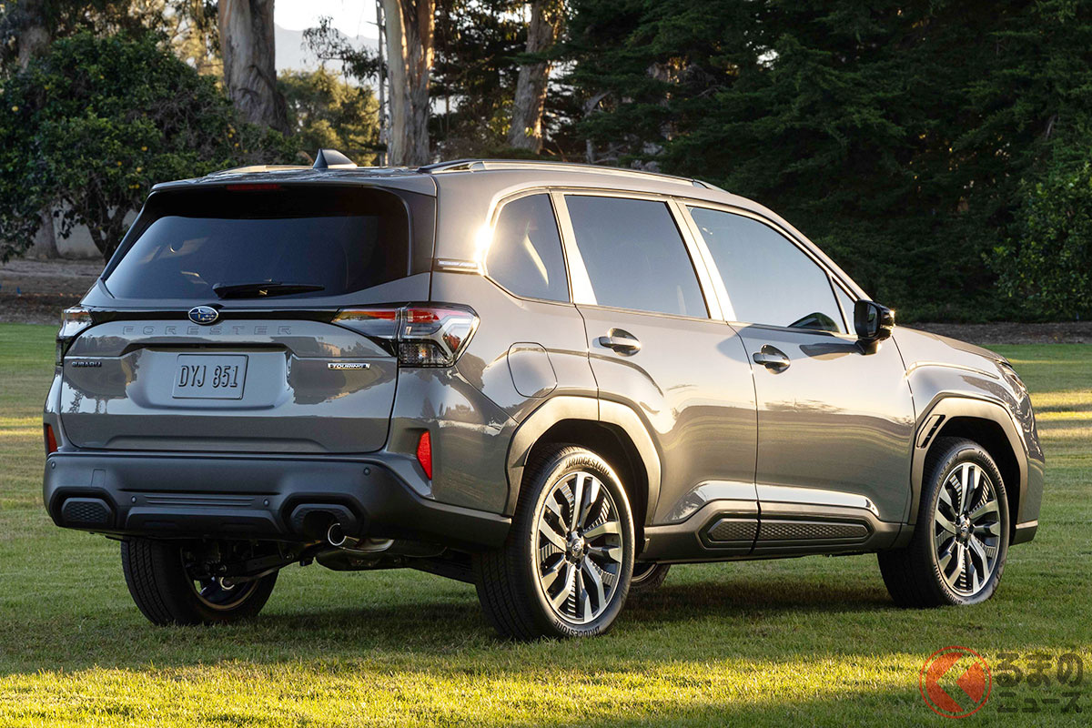 荷室の実用面積が拡大していることが期待されるスバル新型「フォレスター」(6代目・米国仕様)