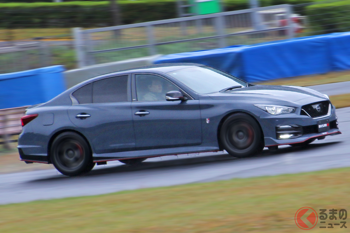 NISMOスポーツパーツを装着した日産「スカイラインNISMO」