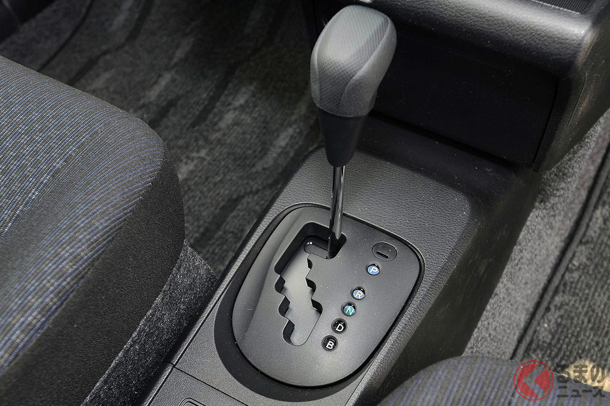 オートマのシフトは「P」「R」「D」レンジが主に使用されますが、あまり入れる機会のない「N」レンジは一体何のために存在するのでしょうか