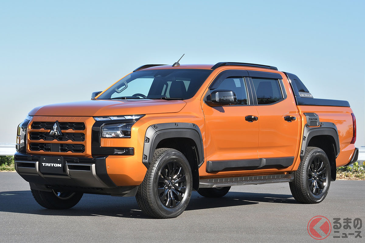 ワイドフェンダーの「ホイールアーチモール」など数々の純正アクセサリーを装着しカスタマイズされた新型「トライトン」