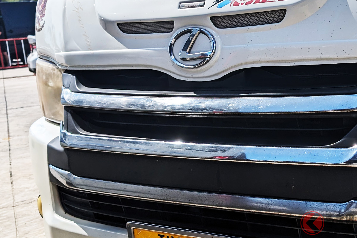 まさかの「レクサスハイエース!?」 タイならではの送迎車とは