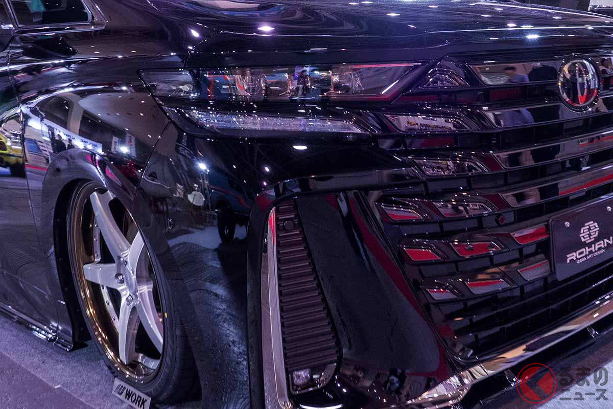 トヨタ「ヴェルファイア」ROHAN仕様