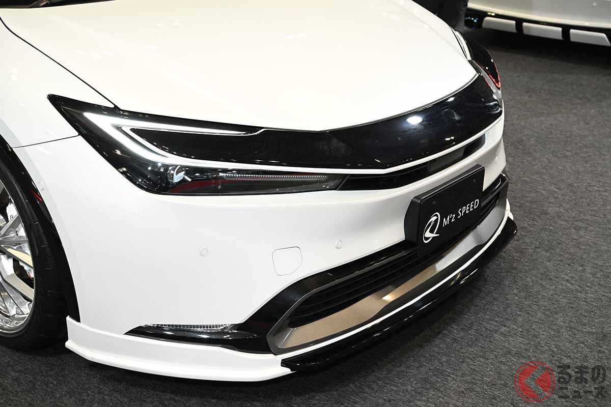 東京オートサロン2024に展示されたM'z SPEEDのカスタムカー「GLMARS LINE PRIUS」