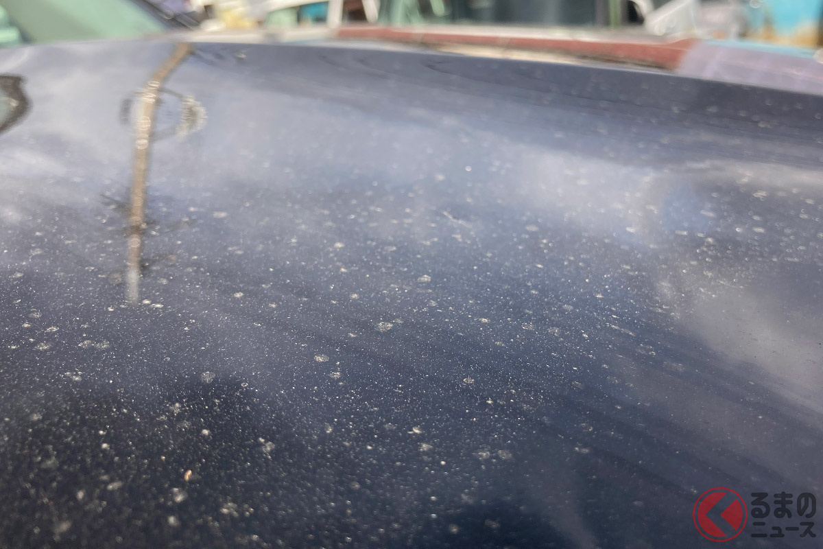 花粉はクルマの塗装面へダメージを与えることも