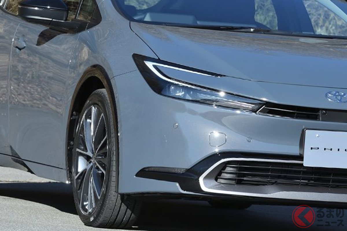 ハイブリッド車から発売となった新型「プリウス」