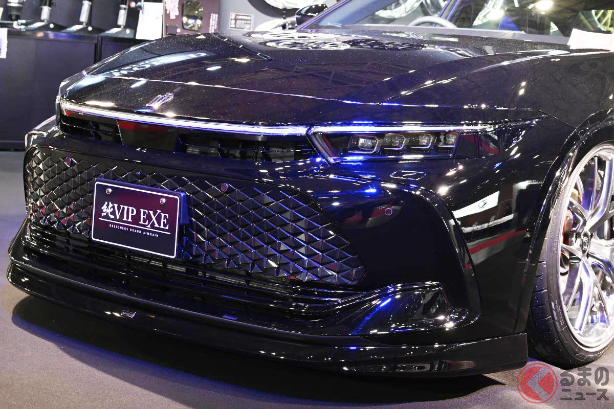 シャコタン仕様でセダンみたいなトヨタ新型「クラウンクロスオーバー」