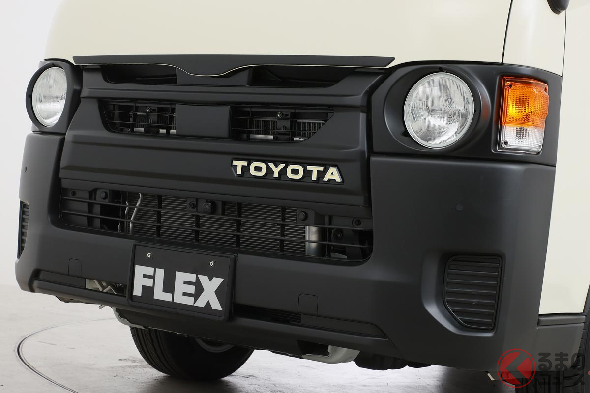 丸目レトロにトヨタ「ハイエース」をカスタム!