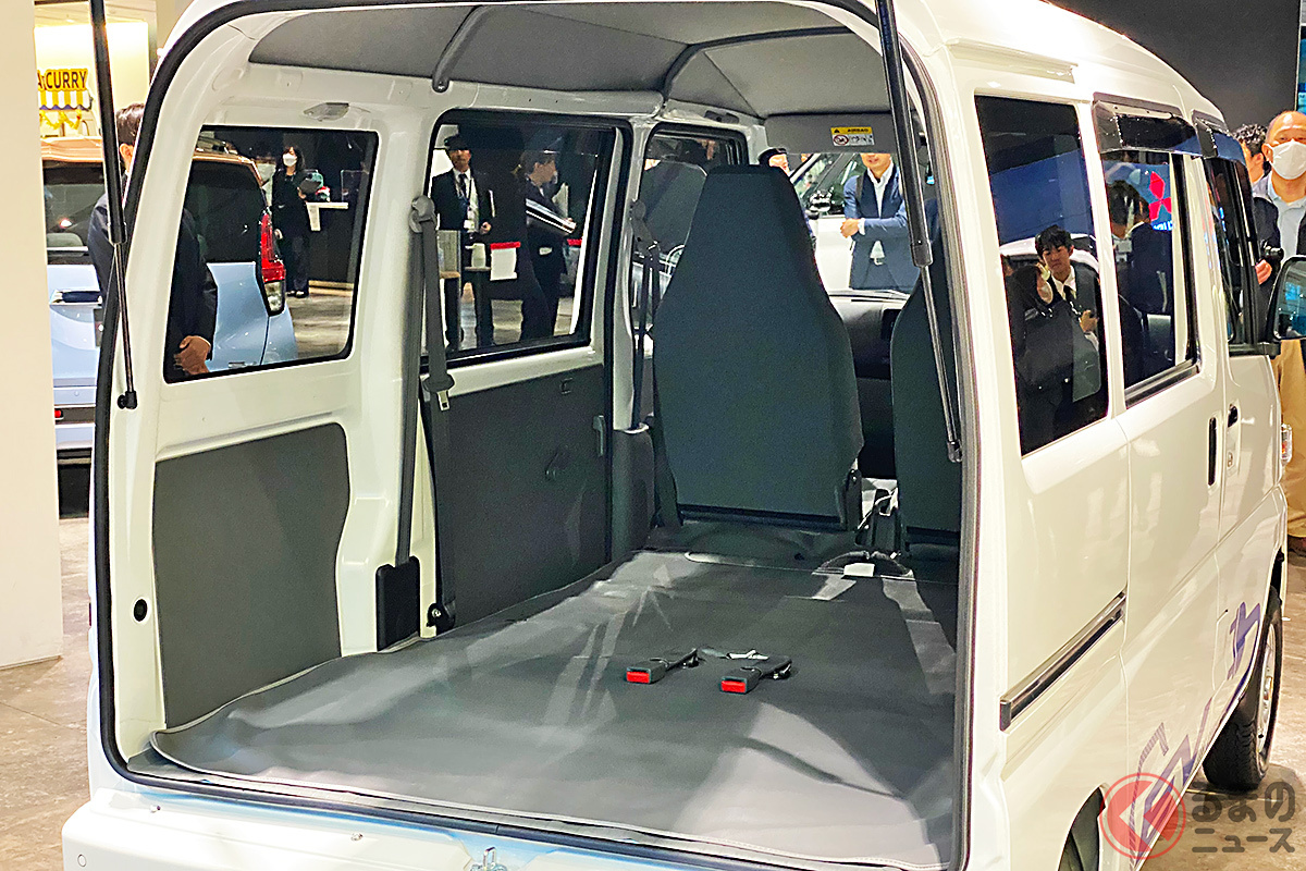 新型「ミニキャブEV」が実車展示