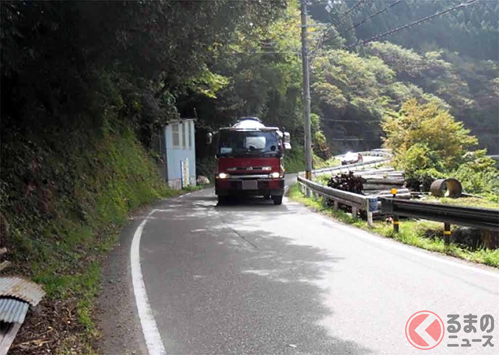 国道168号(現道)は道幅が狭い箇所がある(画像:奈良県)